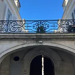 Chambre Dans Hotel Particulier 18E Siecle Hyper Centre La Rochelle