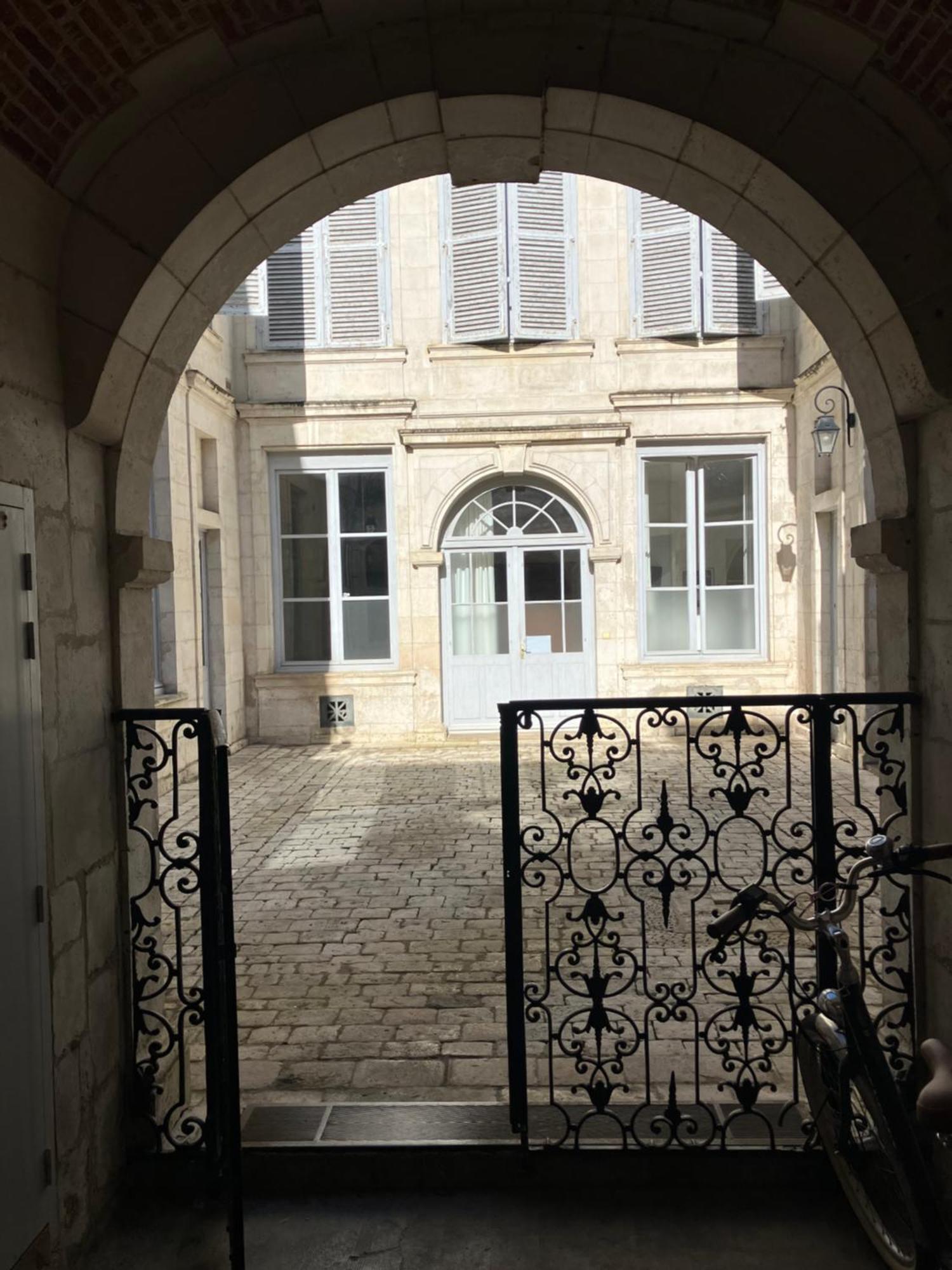 Dans Particulier 18e Siecle Hyper Centre La Rochelle La Rochelle (Charente-Maritime)